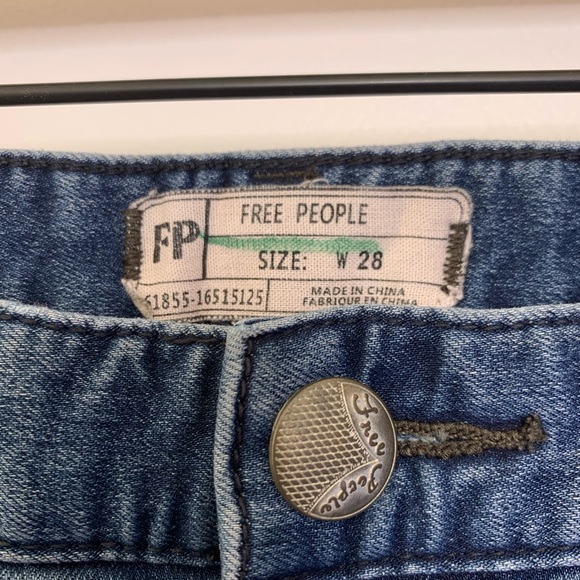 Free People mid-rise destroyed skinny jeans - Picture 2 of 8